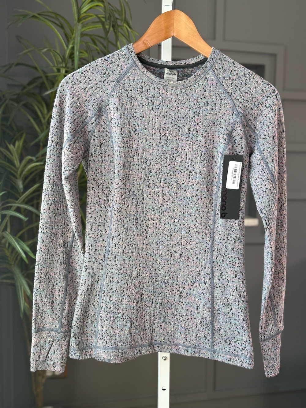 MONO B Confetti Long Sleeve Thumbhole Top Gray Speckled Small NWT